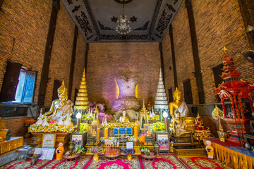 Naklejka premium Beautiful Thai temple culture in harmony with nature.