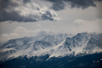 Obraz na płótnie Canvas snow covered mountains