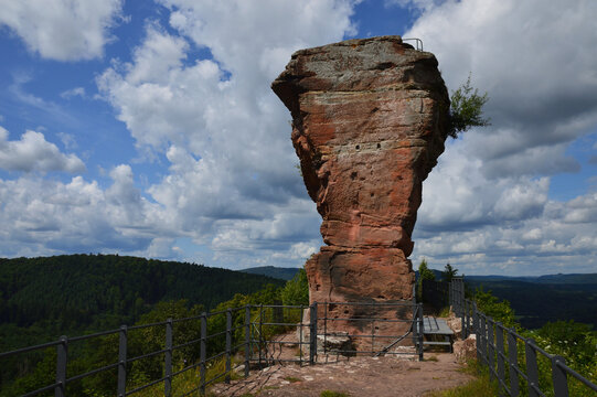 Burgruine Drachenfels im Pf&auml;lzer Wald
