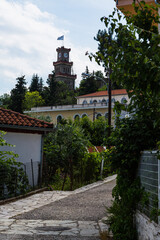 Fototapeta na wymiar ギリシャ　トリカラの旧市街にあるトリカラ城に建つ時計塔と町並み