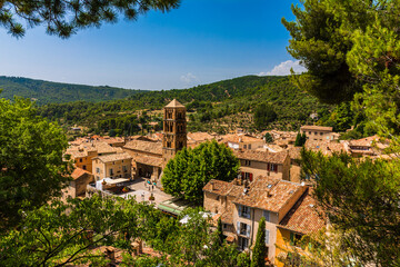 Fototapeta na wymiar Moustiers Sainte Marie, Provence, Provence Alpes Côte d'Azur, France