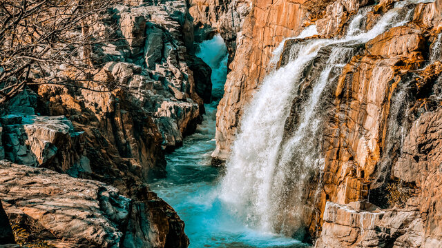 Hogenakkal Water Falls Tamilnadu