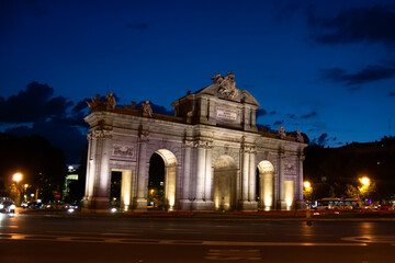 Fototapeta na wymiar Puerta de Alcalá