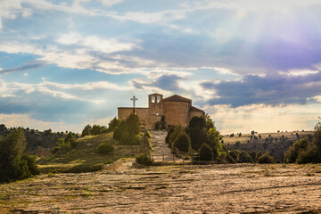 The Hermitage of San Frutos is located dominating one of the meanders of the Duraton River.