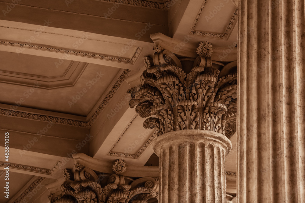 Aufkleber classical column and other architectural elements.