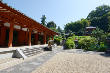 平等寺　境内　奈良県桜井市三輪