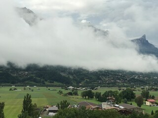 Vista de las montañas en los Alpes de Francia