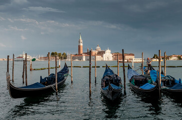 Fototapeta na wymiar Condolas in Venice