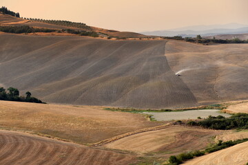 Fototapeta na wymiar Monochrome Landschaft der Crete Senesi