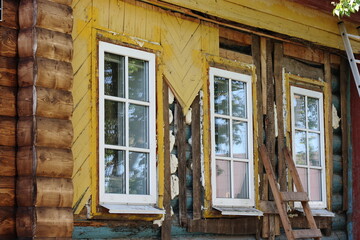 Repair of the walls of an old wooden house