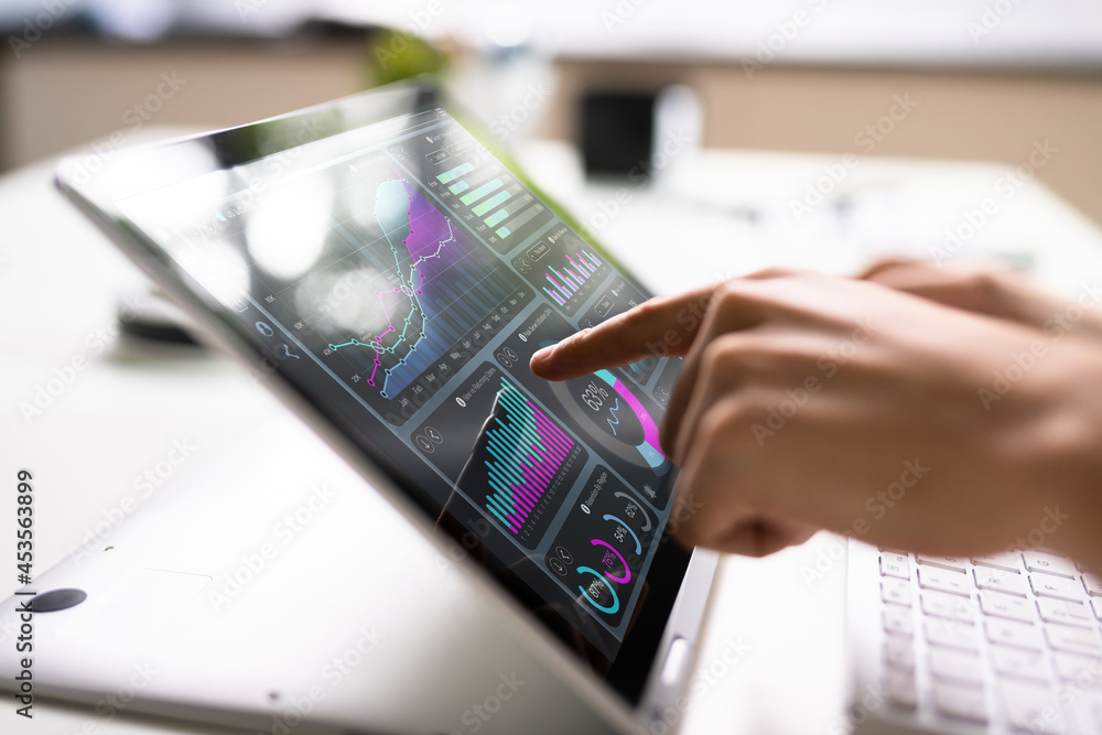 Poster Data Analyst Using Data Analytics Dashboard