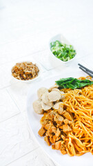 chicken noodle with fresh vegetables