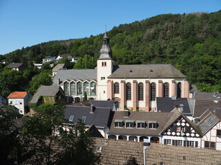 Katholische Pfarr- und Wallfahrtskirche Heimbach - 
Altbau St. Clemens und Neubau Salvatorkirche...