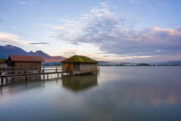 Fototapeta premium Bootshaus am Kochelsee, Bayern
