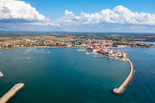 Hafen und Mole von Umag in Kroatien