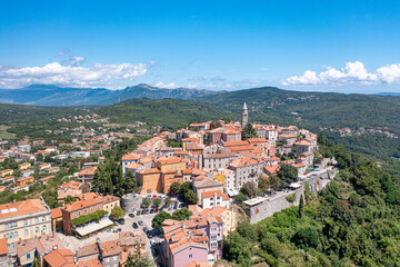 Fototapeta na wymiar Aussicht auf die Altstadt von Labin in Kroatien