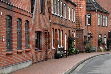 Rote Backsteinhäuser in Tönning in Schleswig-Holstein