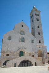 Fototapeta na wymiar basilica di Trani