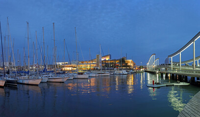 Fototapeta premium Port Vell at dusk, Barcelona, Spain