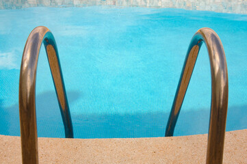 Escalera de piscina