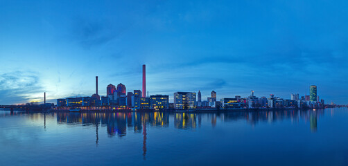 Fototapeta premium Frankfurt Blaue Stunde