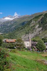 Fototapeta na wymiar Paysage de montagne dans le Parc National de la Vanoise autour du village de Bonneval-sur-Arc dans les Alpes dans le département de la savoie en été en France