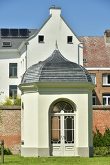 Petit pavillon octogonal d'une pièce au Jardin du Silence (Stiletuin ) au centre historique de...