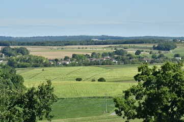 Naklejka premium Le Bourg de Champagne vu depuis le Puy de Versac au Périgord Vert 