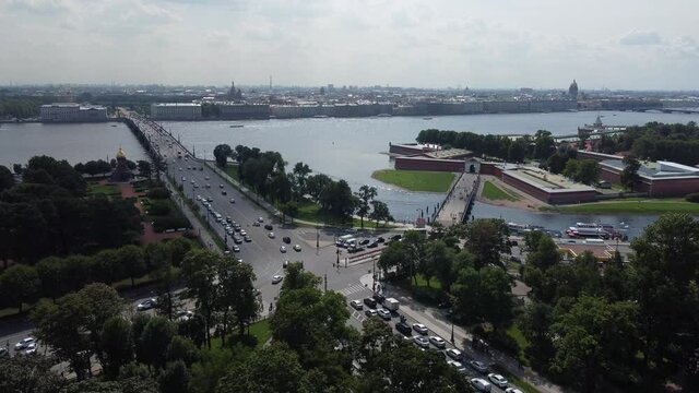  panoramic of the movement of cars on the Troitsky Bridge in St. Petersburg. 