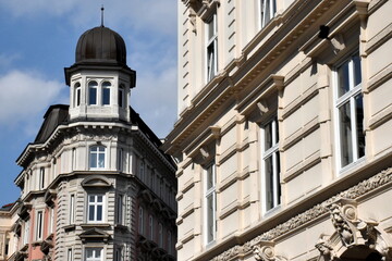 Altbau mit Türmchen in Hamburg