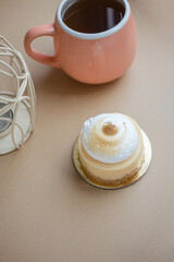 lemon cake with cream.