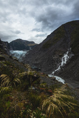 Obraz premium at the end of a glacier in new zealand