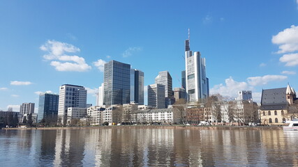Fototapeta na wymiar Frankfurt am Main - Mainufer