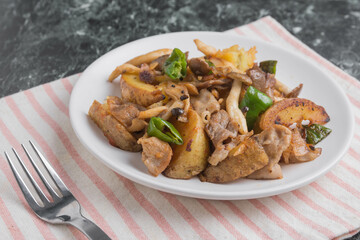 豚肉と野菜のオーロラソース炒め