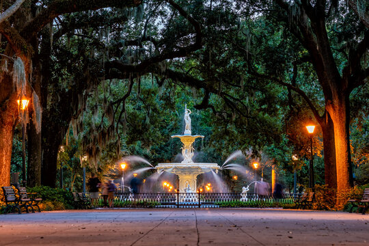 Famous historic Forsyth Fountain in Savannah, USA