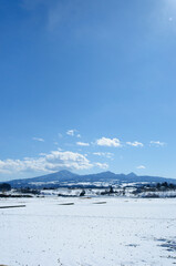 川場村　雪の畑と青空