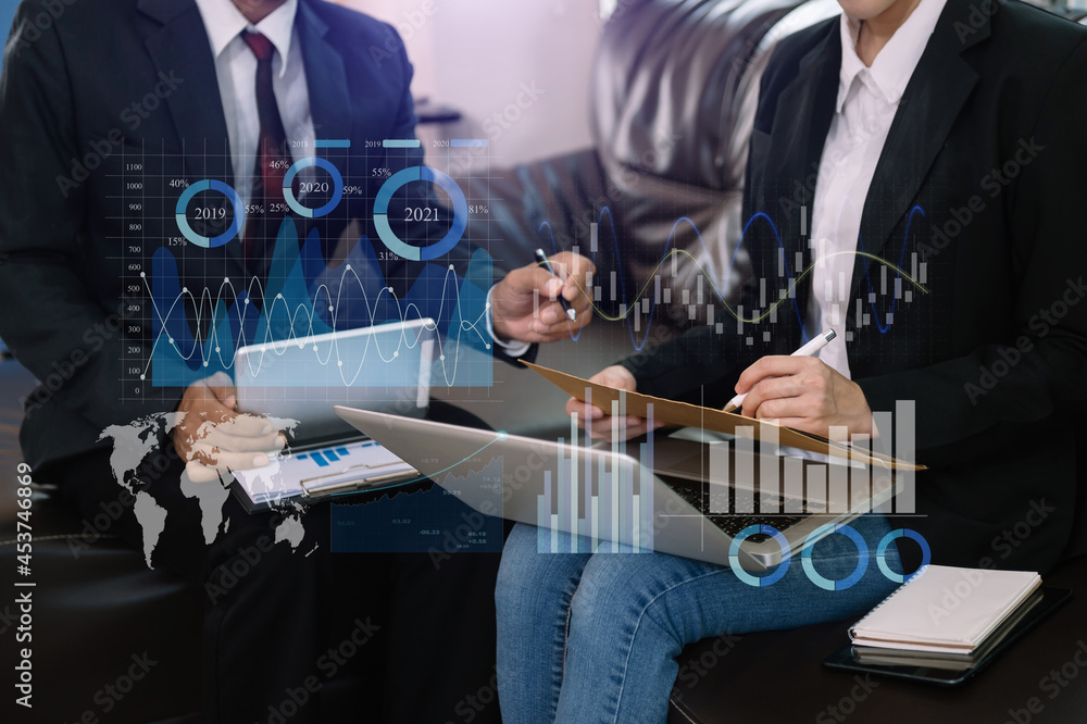 Aufkleber data management system with business analytics concept. business team hands working with provide inf