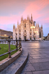 Obraz premium Piazza Duomo and the Cathedral at sunset, Milan, Italy