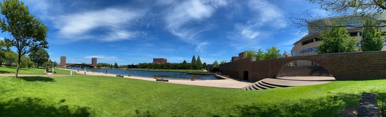 富岩運河環水公園 © moat