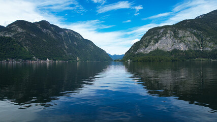 Fototapeta na wymiar Beautiful Lake Hallstatt in Austria - travel photography