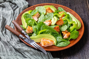 salmon spinach avocado and green pepper salad