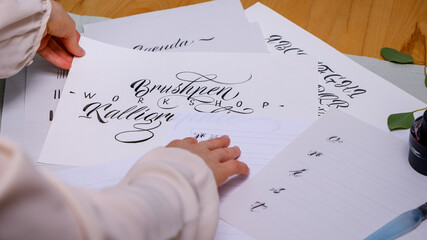 Brushpen Kalligraphie Workshop mit Hand
