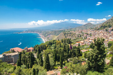 Fototapeta na wymiar Cityscape of Taormina in Sicily