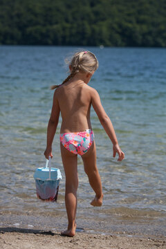 Fillette en 2025 costume de bain
