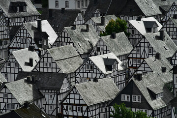 Freudenberg in Westfalen, Deutschland als Reiseziel mit dem Alten Flecken in Ansicht vom Fotoblick aus mit Gebäuden in deutscher Fachwerk Architektur 