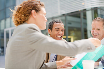 Obraz premium Business people talking outdoors