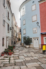 Fototapeta na wymiar scenic view of a pathway in the city of cres in the adriatic sea