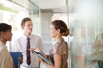 Obraz premium Business people talking in office