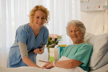 Obraz premium Portrait of smiling doctors and businessman