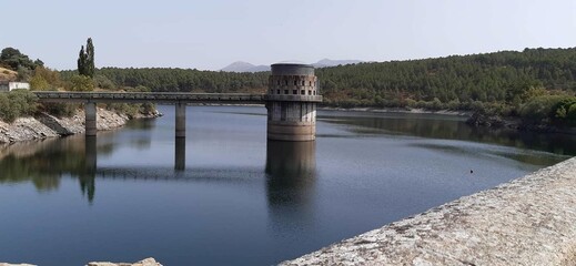 Naklejka premium Puente sobre una ría de Galicia